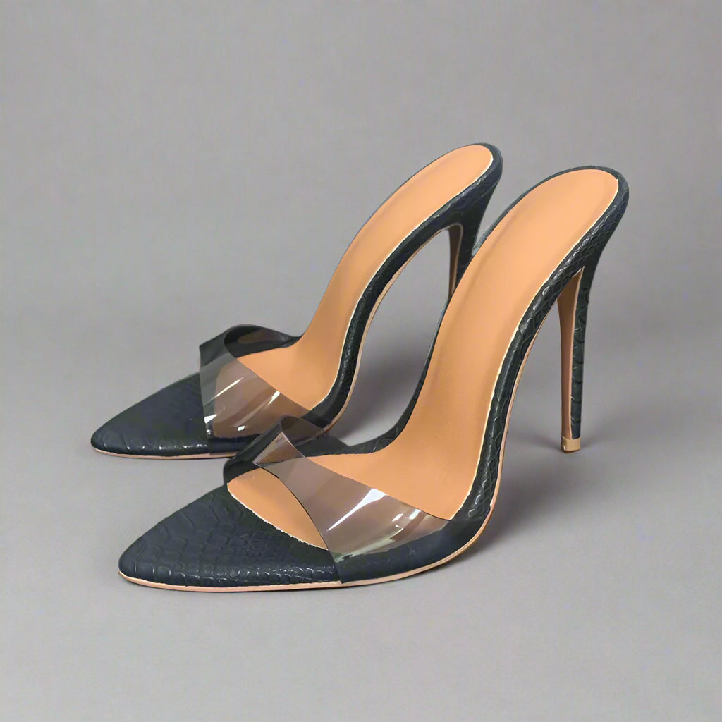 Pretty When Petty Pump Sandals