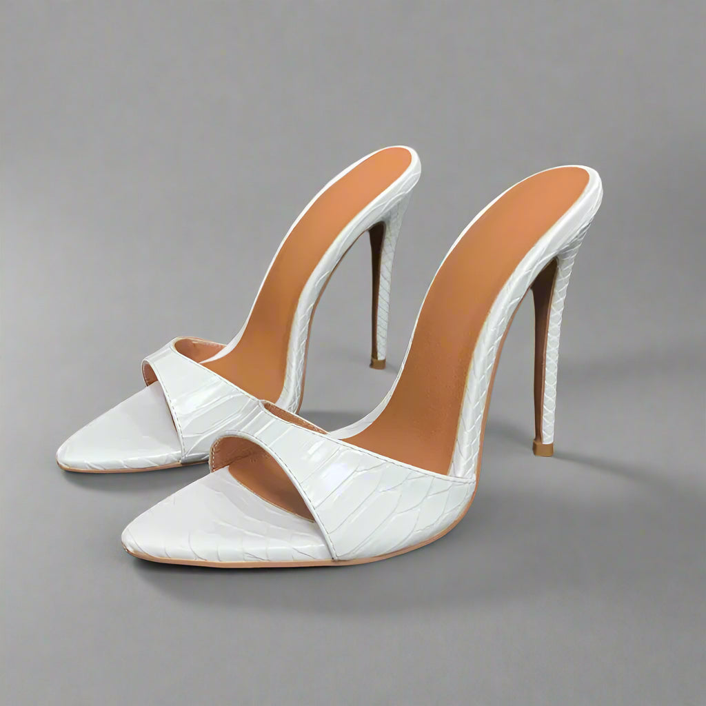 Pretty When Petty Pump Sandals